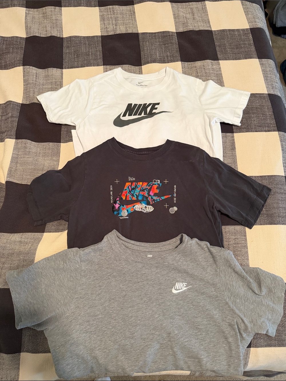 Nike Kids White, charcoal & Gray Graphic T-Shirt Trio